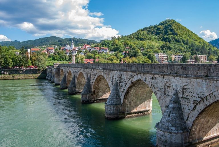 Višegrad Eine Stadt mit tragischer Vergangenheit Backpacker Trail